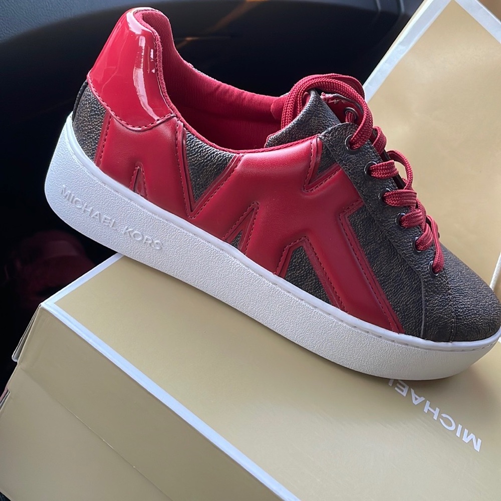 Brand new Michael Kors shoes size 6.5 never worn